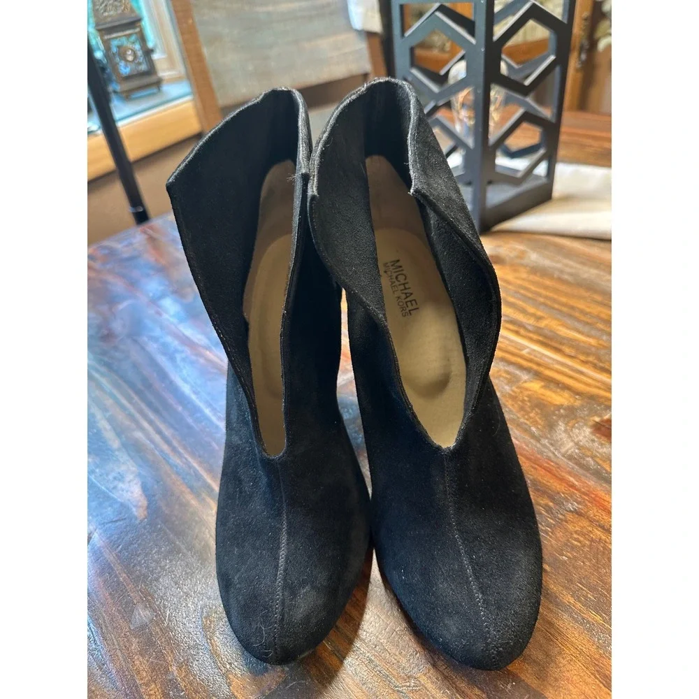 MICHAEL By Michael Kors Womens Black Suede V-Cut Stiletto Ankle Boots Size 10M